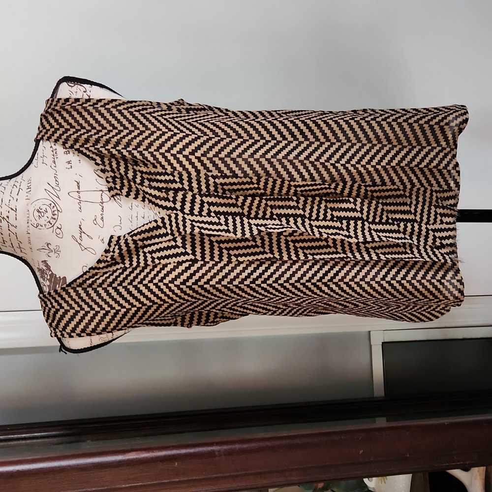 Lightweight sleeveless blouse